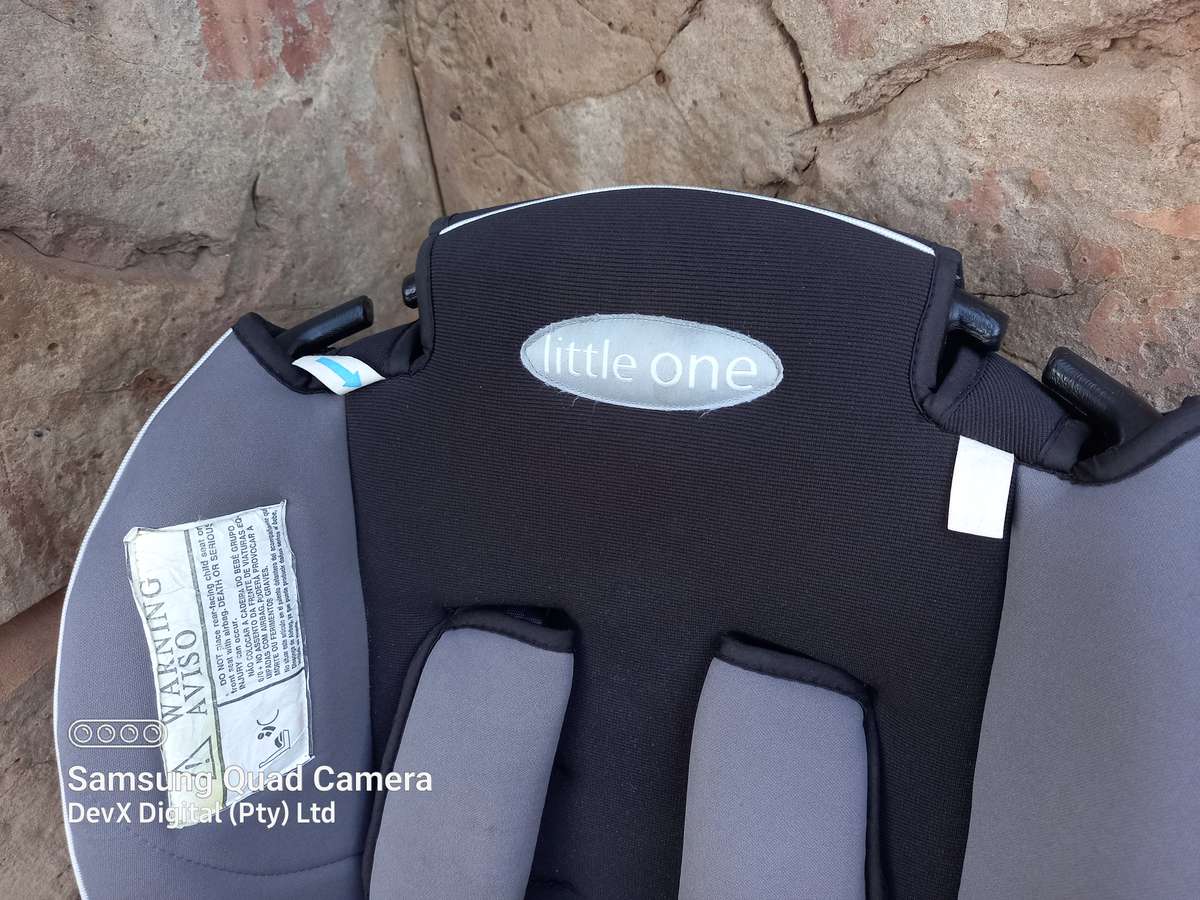 Black & Grey Little One Baby Car Seat - Safety & Comfort For Your Child