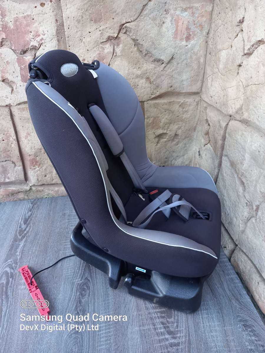 Black & Grey Little One Baby Car Seat - Safety & Comfort For Your Child