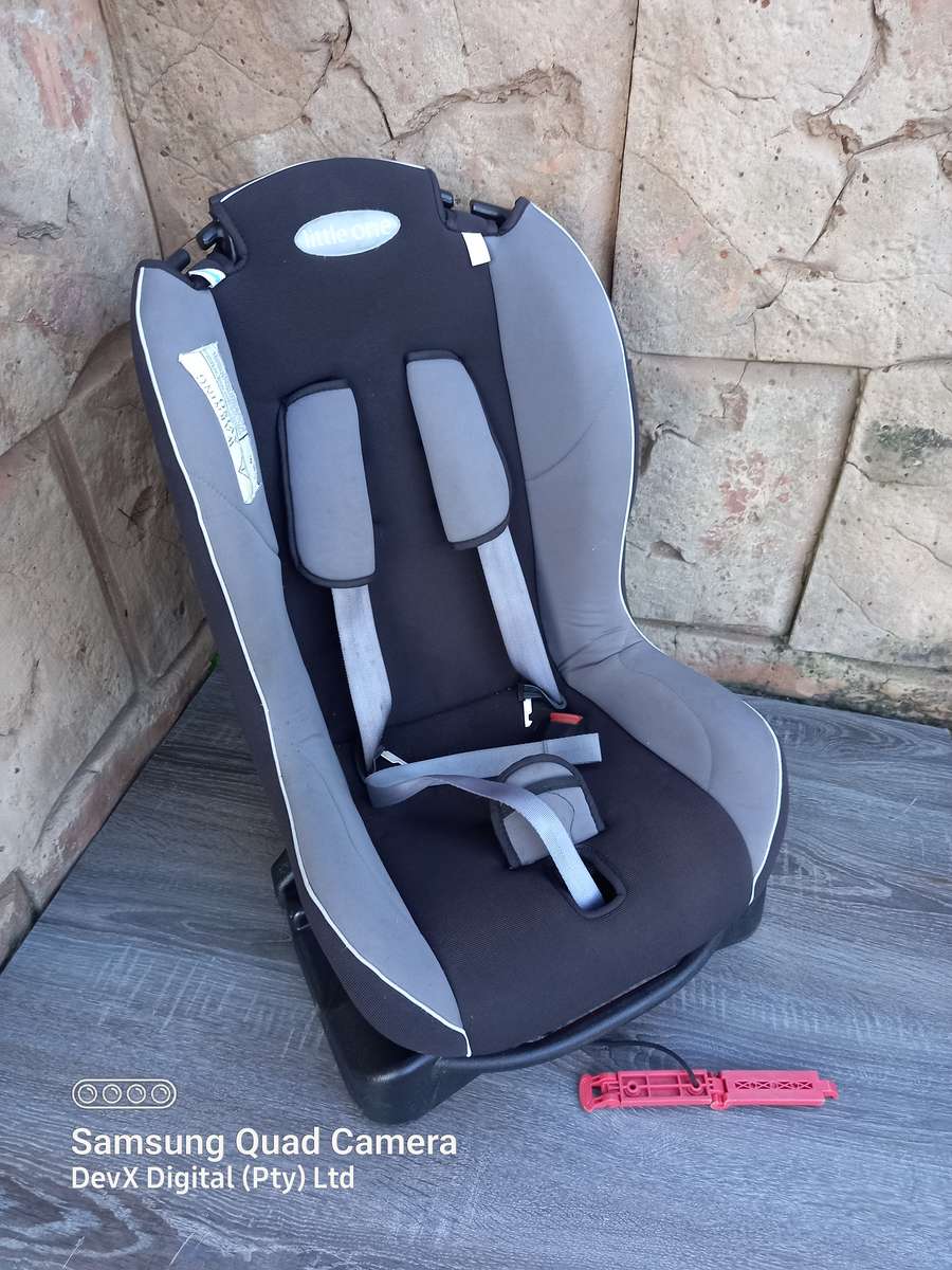 Black & Grey Little One Baby Car Seat - Safety & Comfort For Your Child