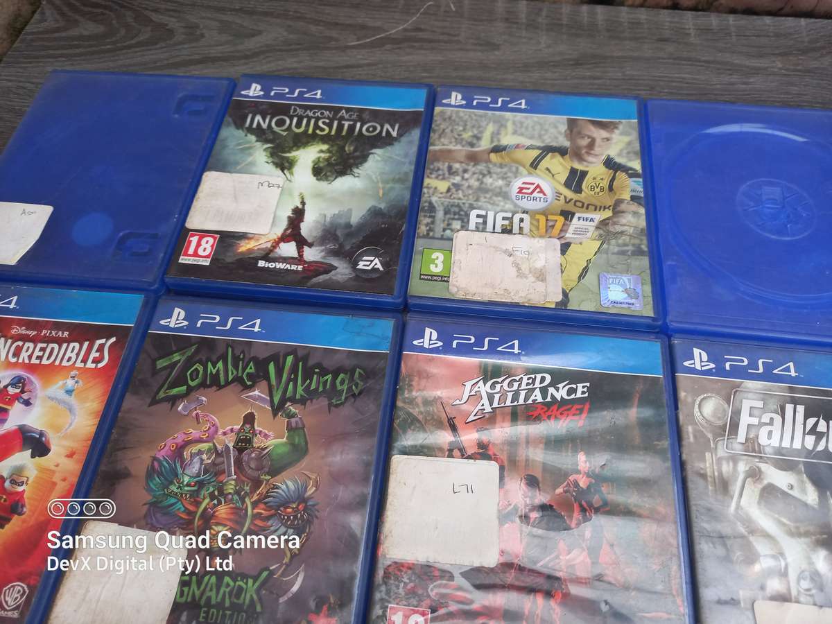 Empty PS4 Game Cases