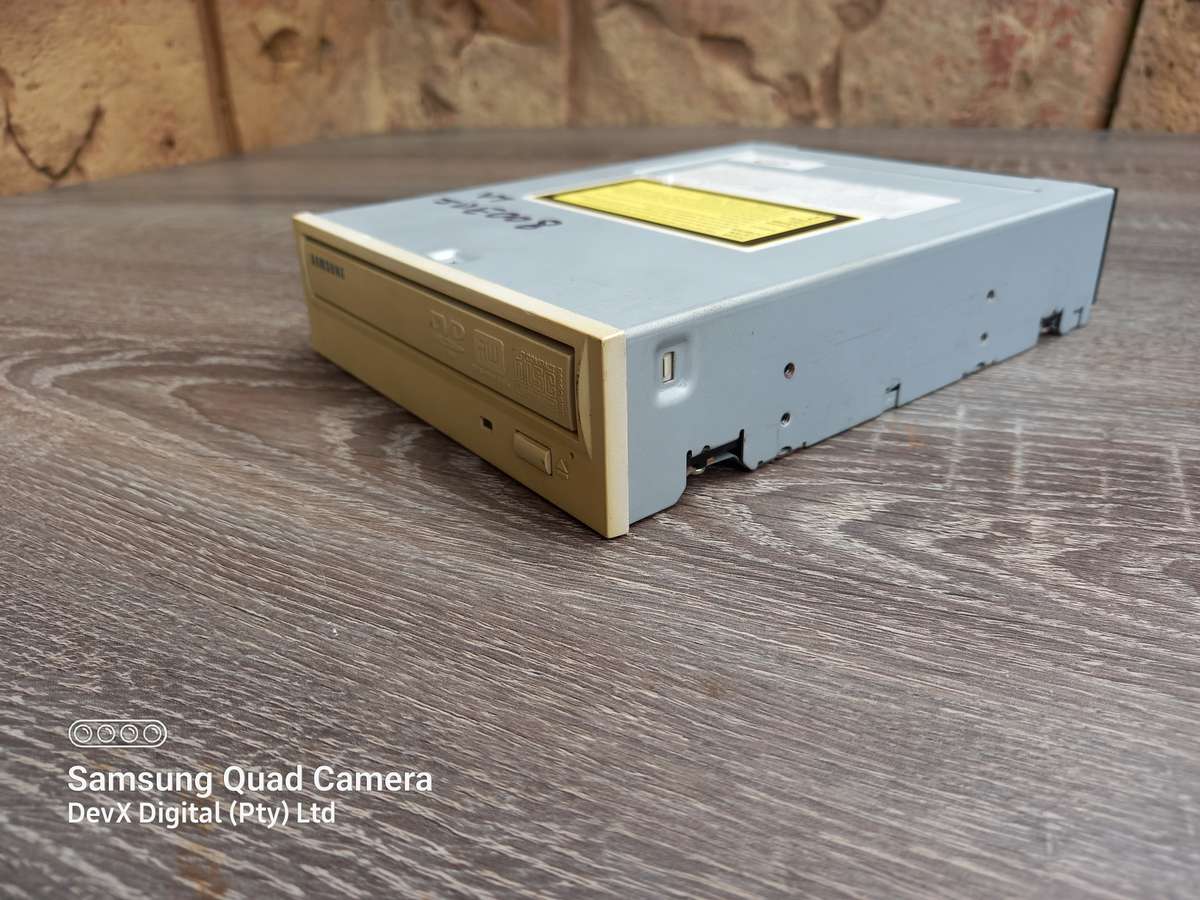 Verified Tested - Vintage Samsung DVD Writer - IDE Connection + FREE IDE Cable - White/Yellow Front