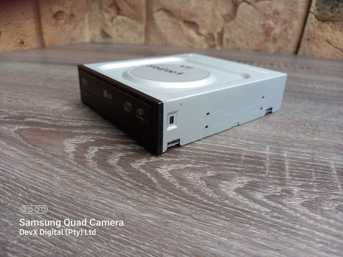 Verified Tested - LG LightScribe DVD Writer - IDE Connection + FREE IDE Cable