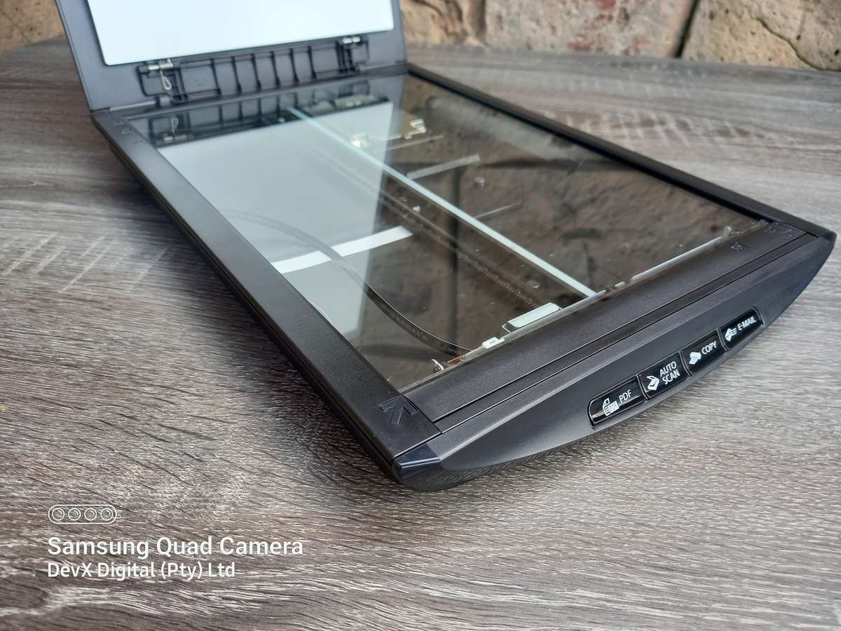 Verified Working - Canon CanoScan LiDe 110 Scanner - Includes Cable & Software - Scan Under 1 Minute