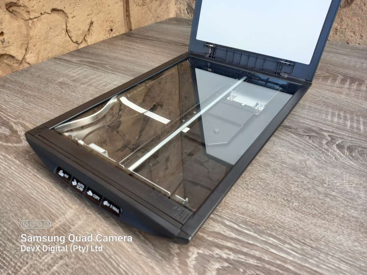 Verified Working - Canon CanoScan LiDe 110 Scanner - Includes Cable & Software - Scan Under 1 Minute