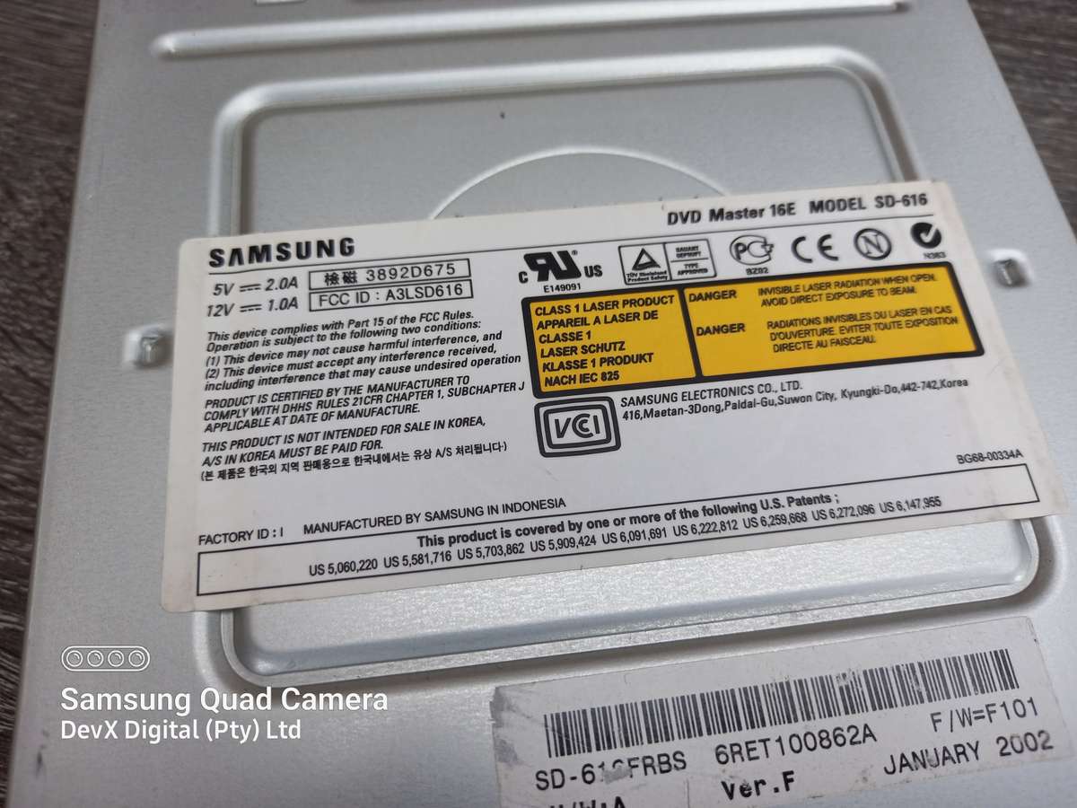 Vintage From 2002 - Original Samsung DVD/CD-ROM - Beige/White Front - IDE Connection - Reading Issue
