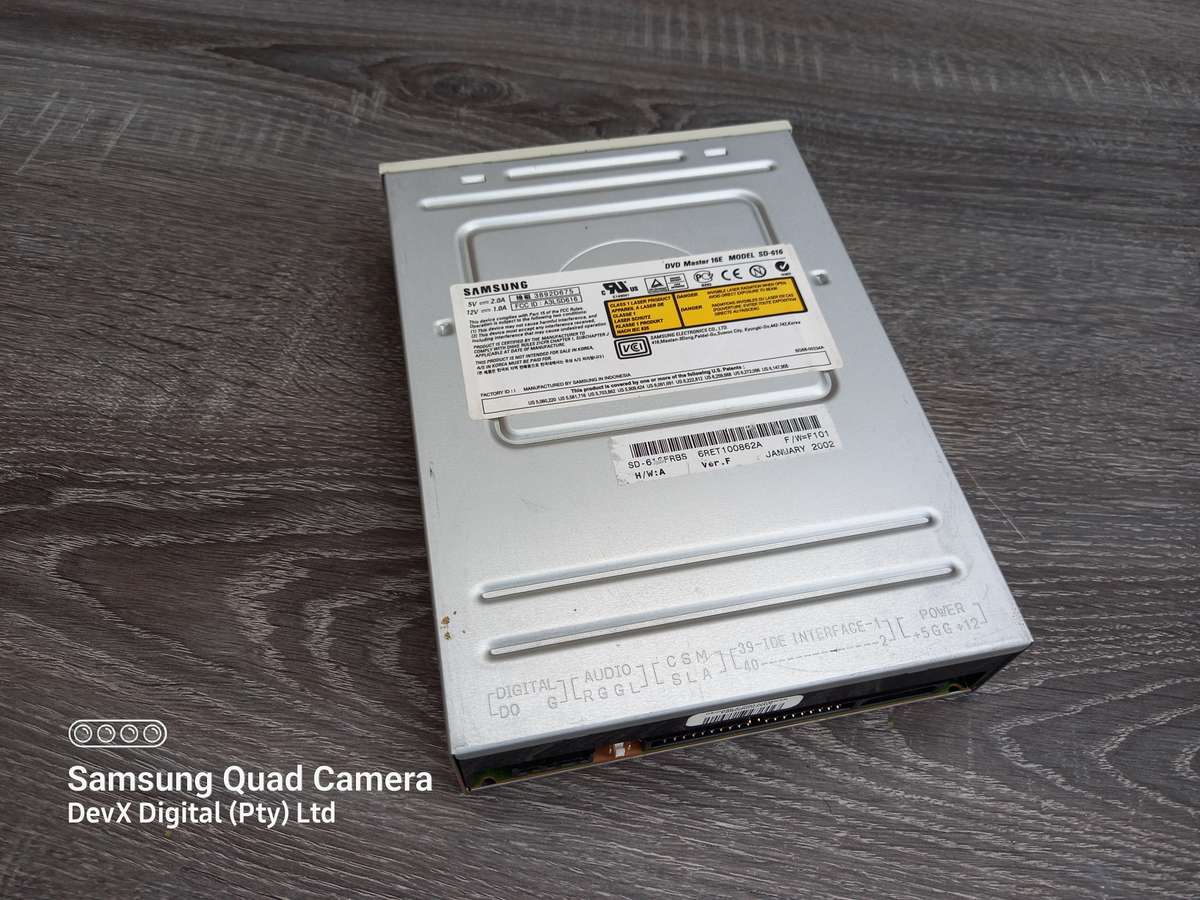 Vintage From 2002 - Original Samsung DVD/CD-ROM - Beige/White Front - IDE Connection - Reading Issue