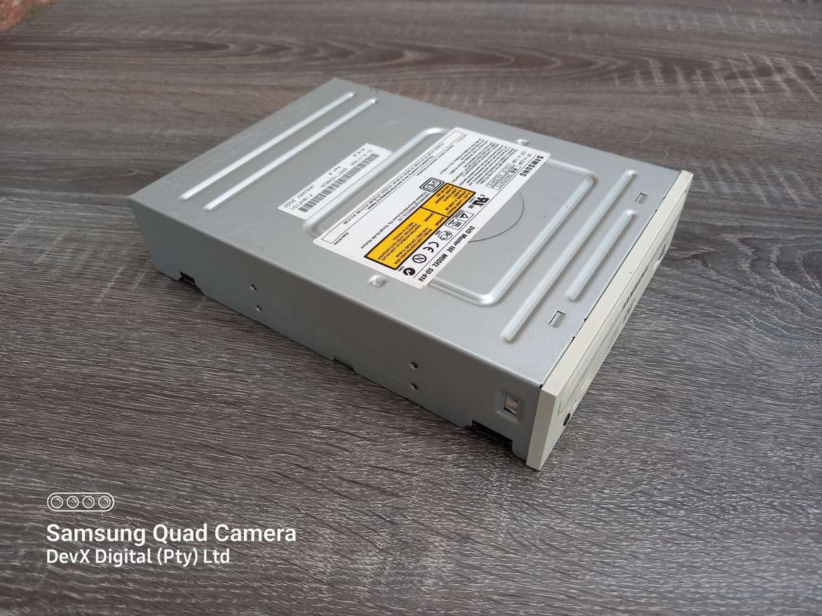 Vintage From 2002 - Original Samsung DVD/CD-ROM - Beige/White Front - IDE Connection - Reading Issue