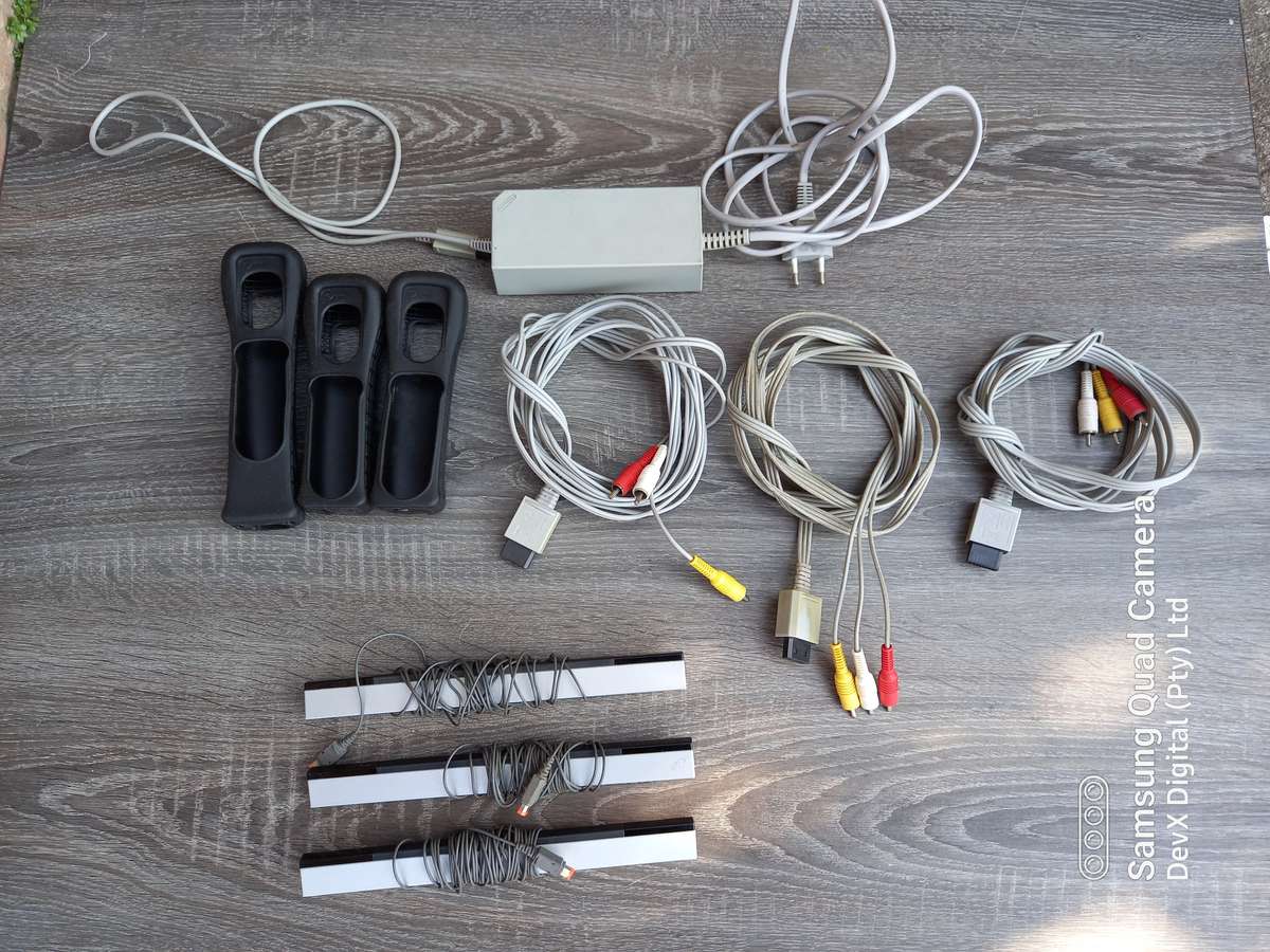 Verified Working! All-in-One Nintendo Accessories Pack - Power, RCA Cables & Sensor Bars - Tested
