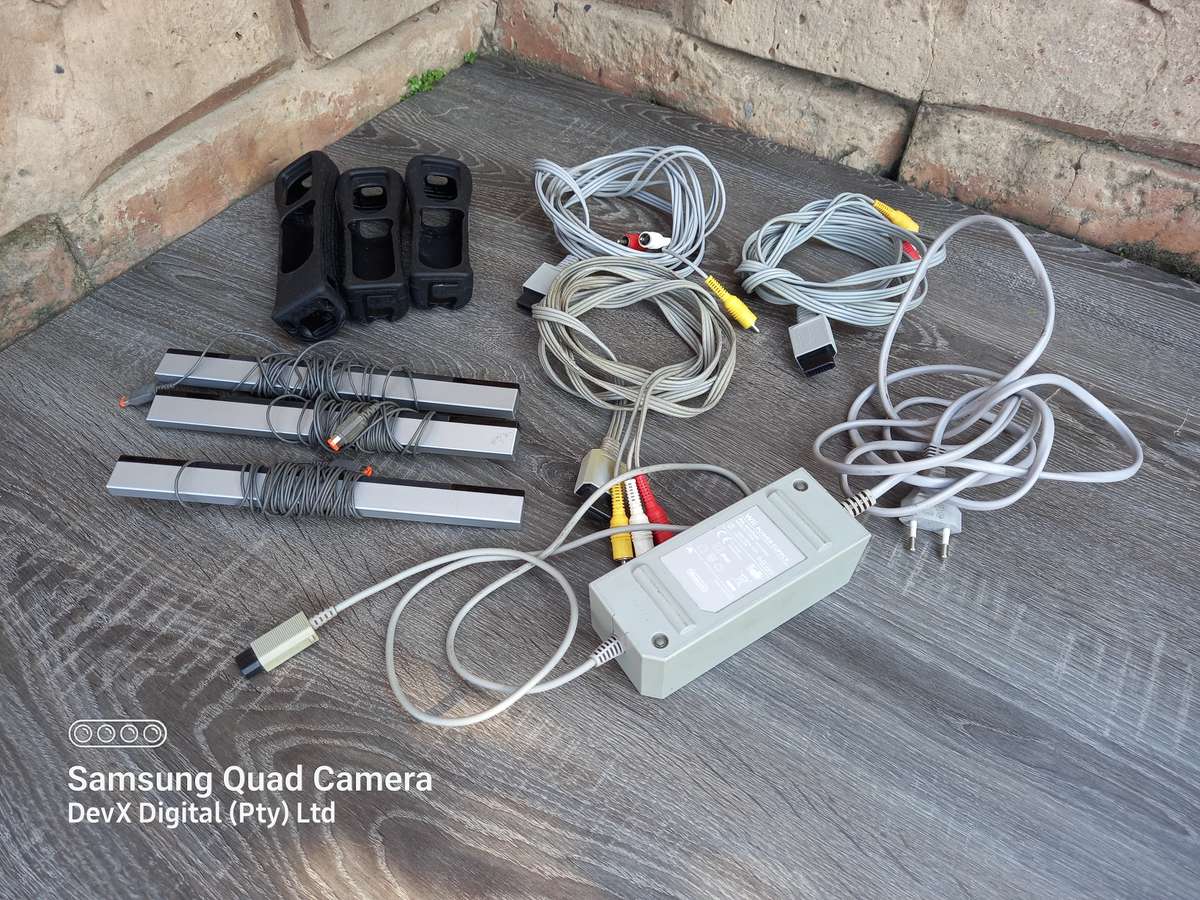 Verified Working! All-in-One Nintendo Accessories Pack - Power, RCA Cables & Sensor Bars - Tested