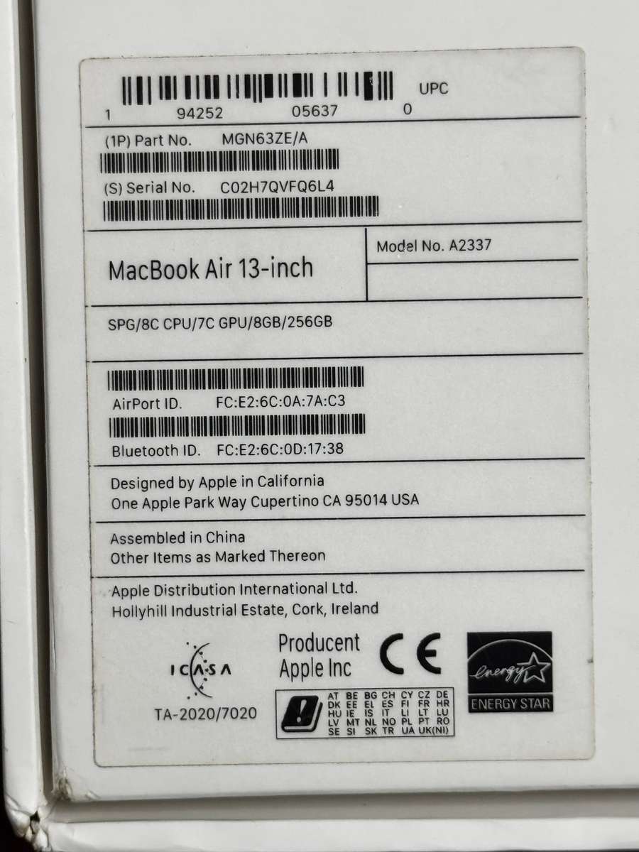 ***LOOK*** Macbook Air M1 in great condition