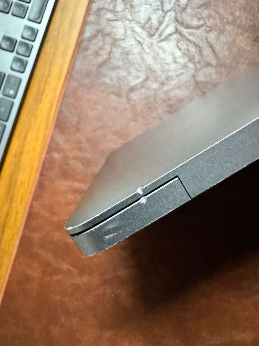 ***LOOK*** Macbook Air M1 in great condition