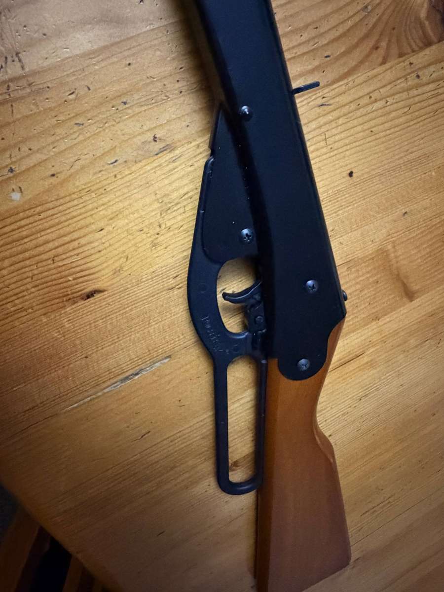 Daisy Air Rifle in excellent condition!