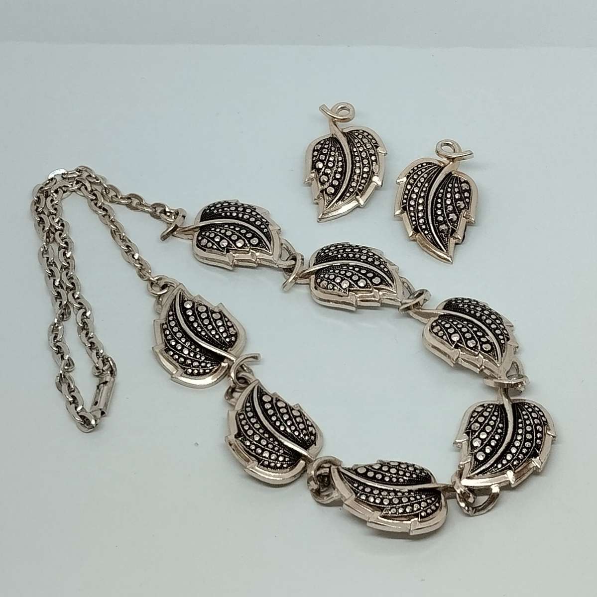 Leaf Clip On Earrings and Necklace Set #C0066