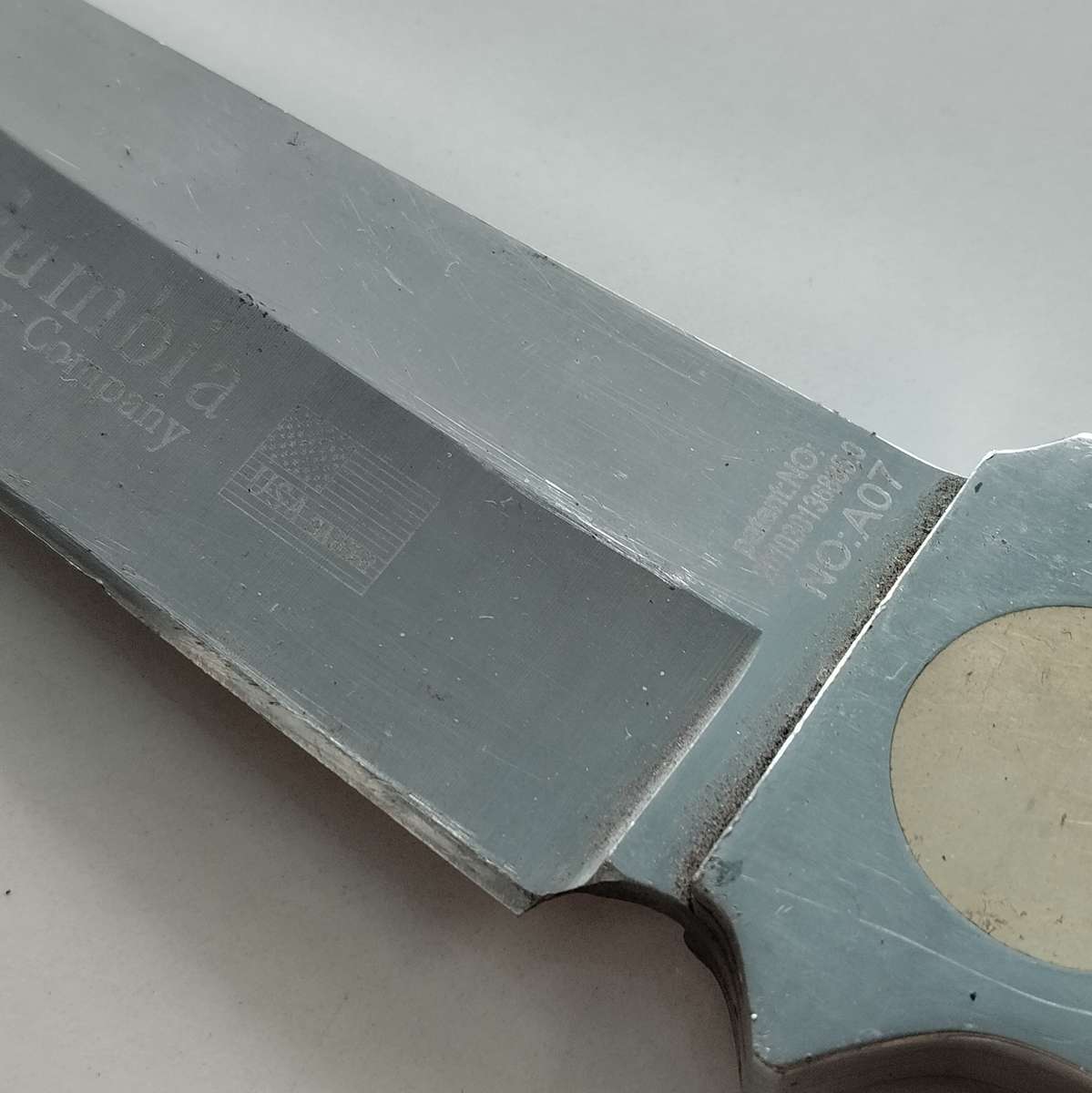 Columbia Fixed Blade Knife with Wooden Handle #O0077