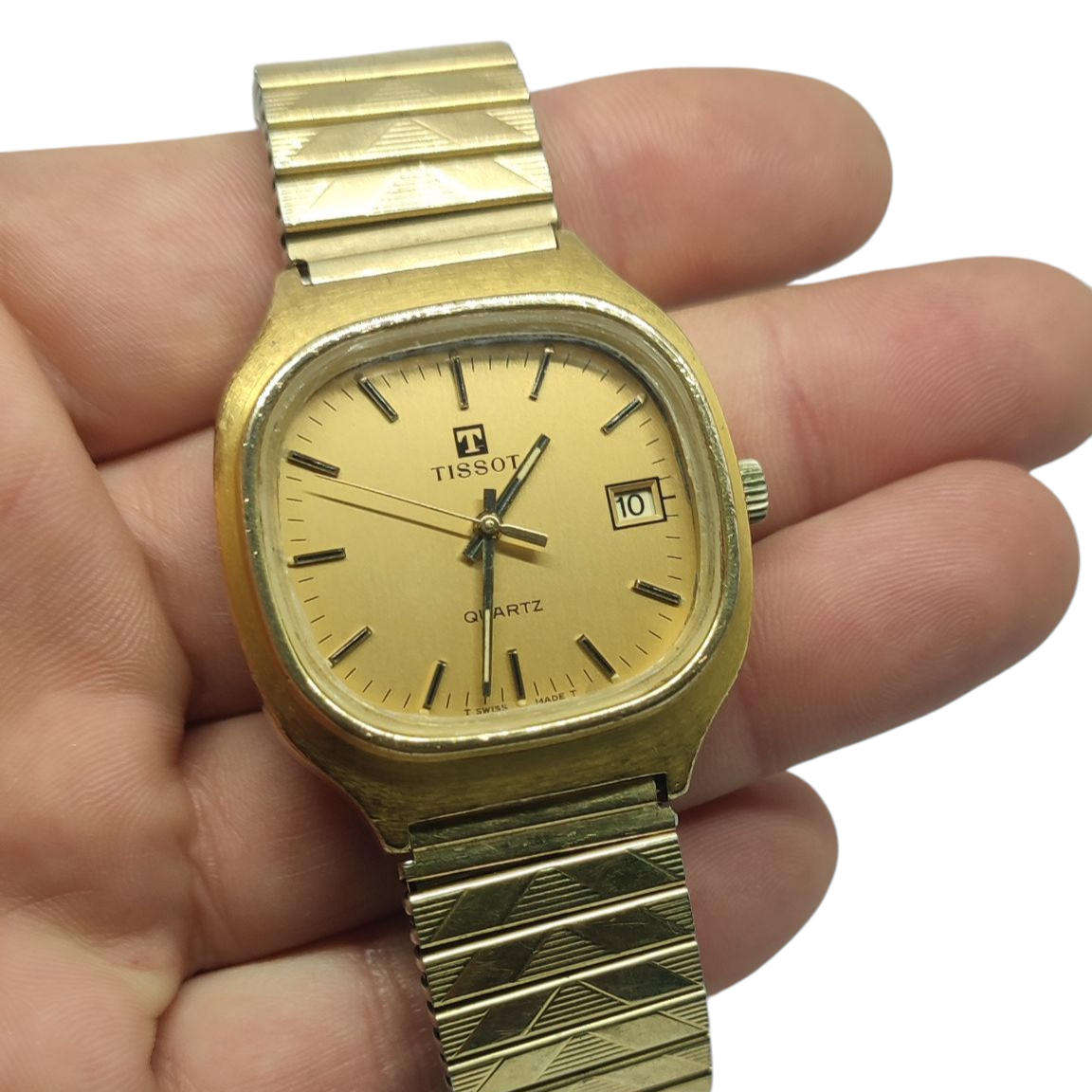 Stunning Tissot Mens Watch Quartz- Runnung