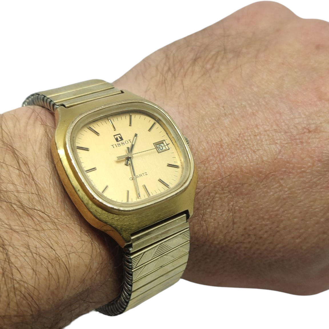 Stunning Tissot Mens Watch Quartz- Runnung