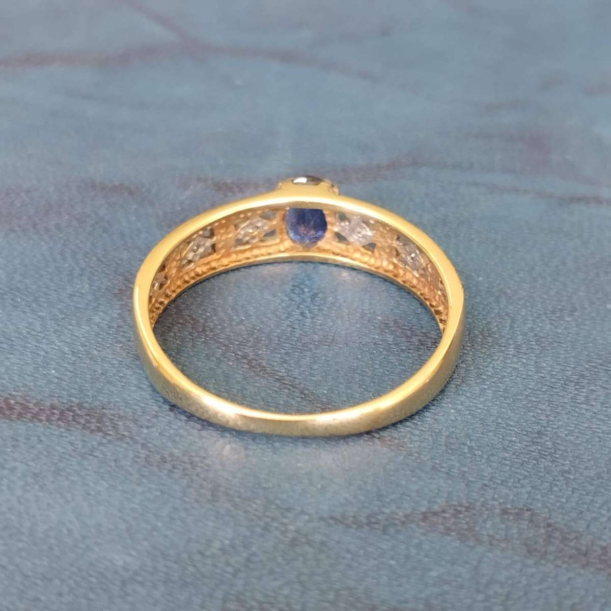 Solid Gold 9ct Ring #2072