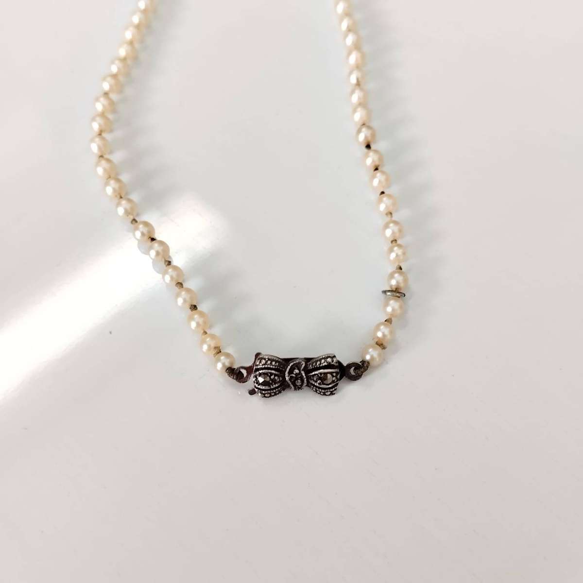 Silver Clasp Pearl Necklace KW018