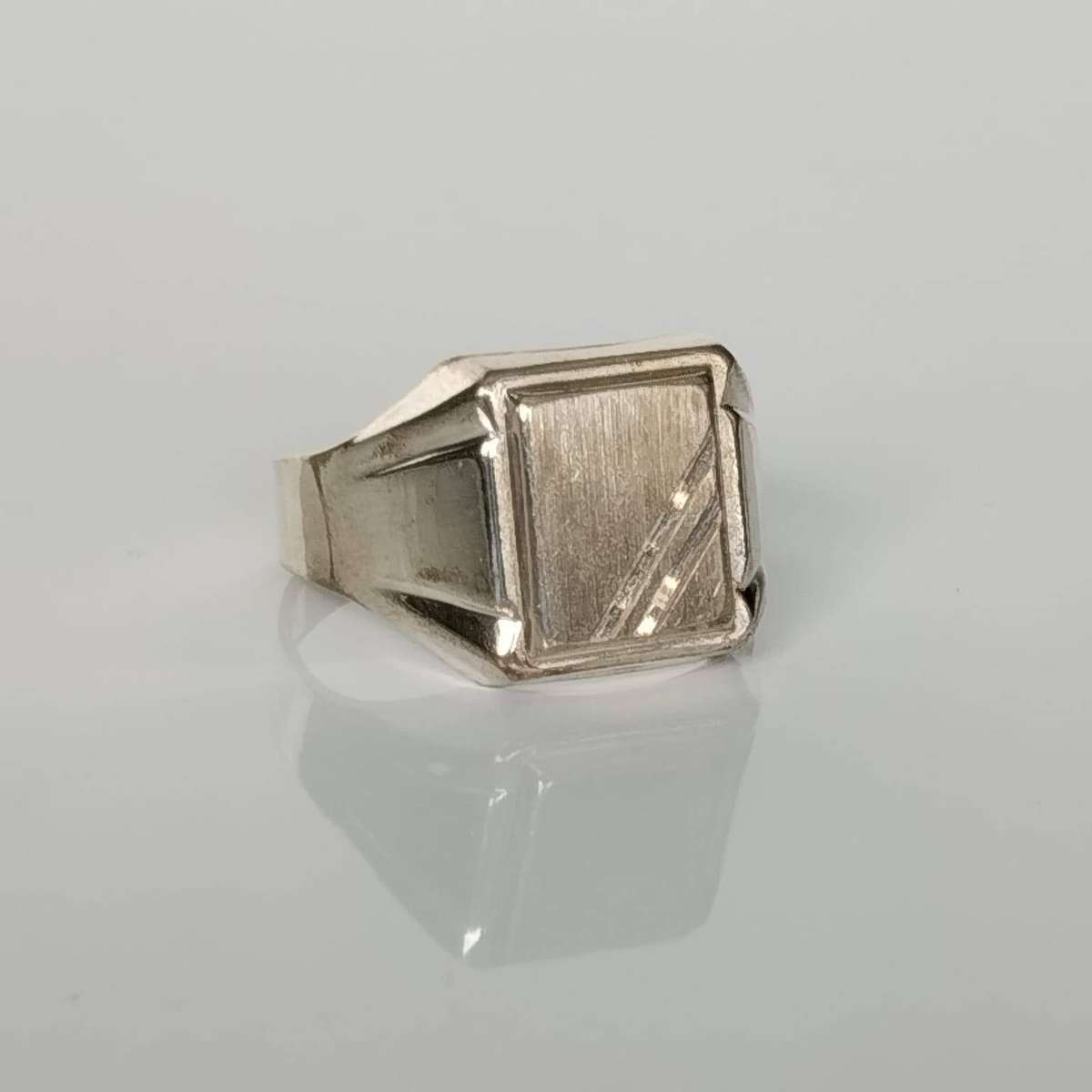 Signet Mens Ring