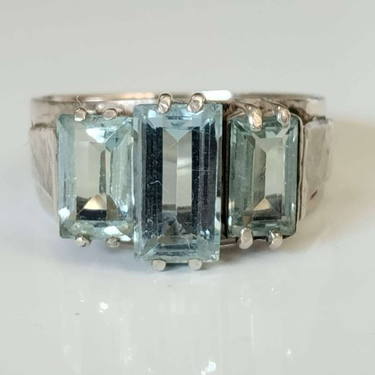 925 Sterling Silver Three Stone Aquamarine Ring