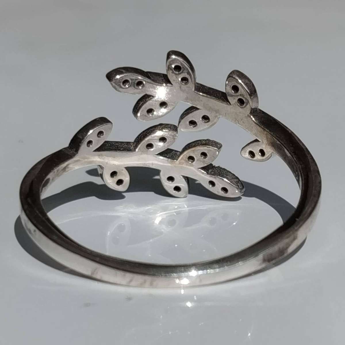925 Sterling Silver Double Leaf Cubic Zirconia Ring