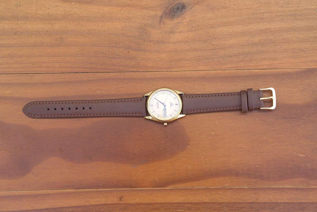 OMEGA SEAMASTER MENS QUARTZ WATCH
