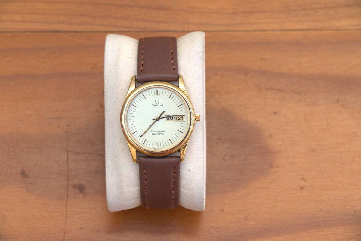 OMEGA SEAMASTER MENS QUARTZ WATCH