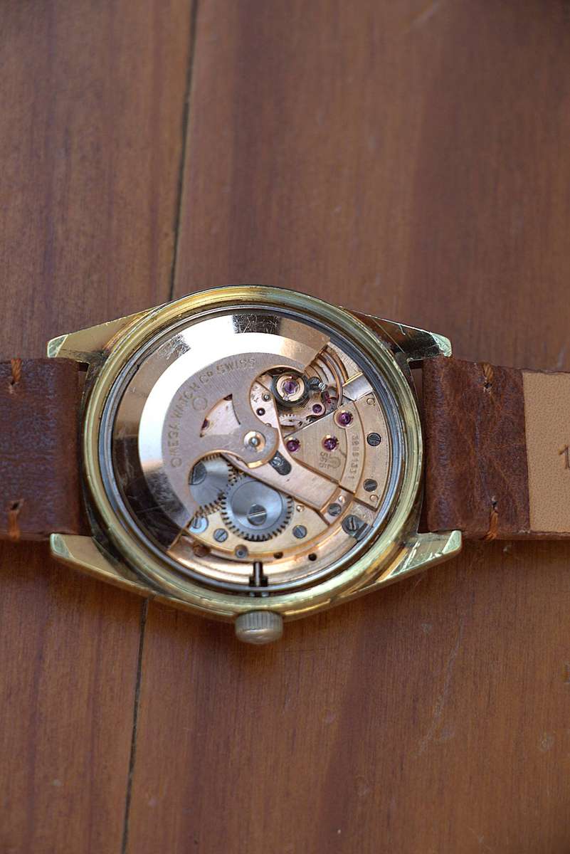 VINTAGE OMEGA AUTOMATIC GENEVE WATCH - REF. 166.041 (CAL 565)