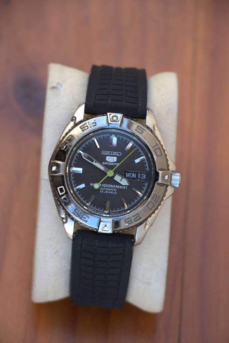 SEIKO 5 SPORTS AUTOMATIC WATCH - REF. 7S36-00Y0