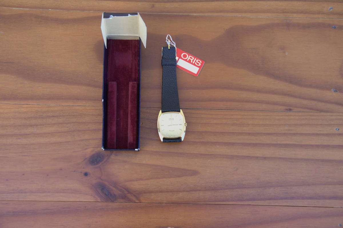 VINTAGE ORIS VERSAILLES GENTS WATCH - STORE DISPLAY / DEMO