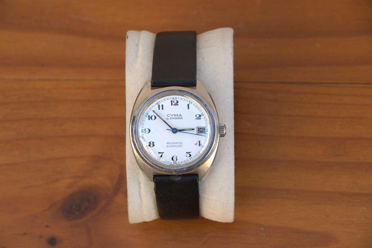 VINTAGE CYMA NEUCHATEL AUTOMATIC WATCH