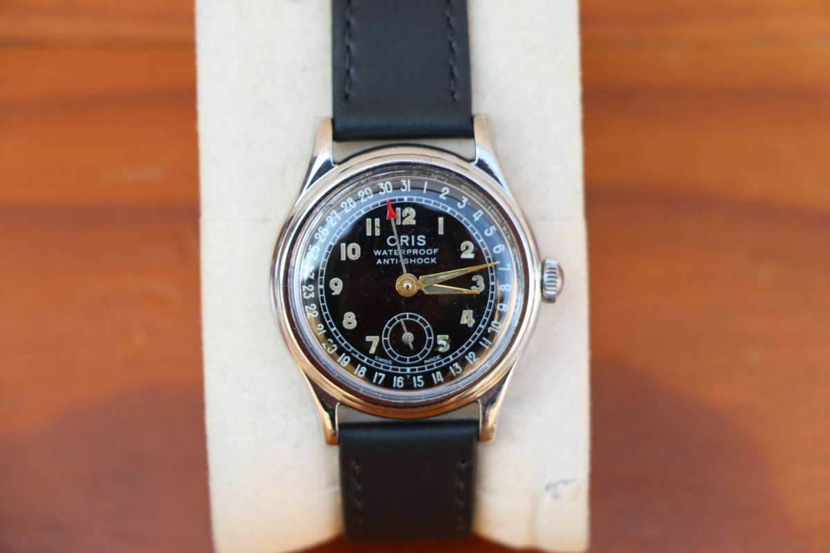 VINTAGE ORIS POINTER DATE WATCH - BLACK DIAL