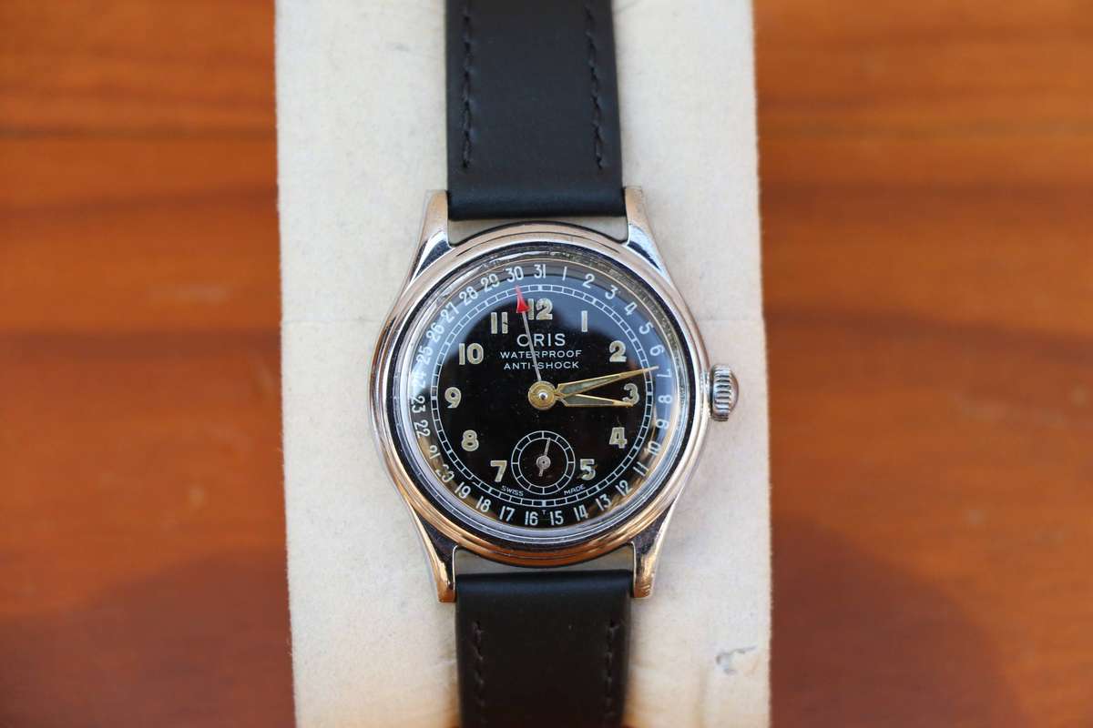 VINTAGE ORIS POINTER DATE WATCH - BLACK DIAL