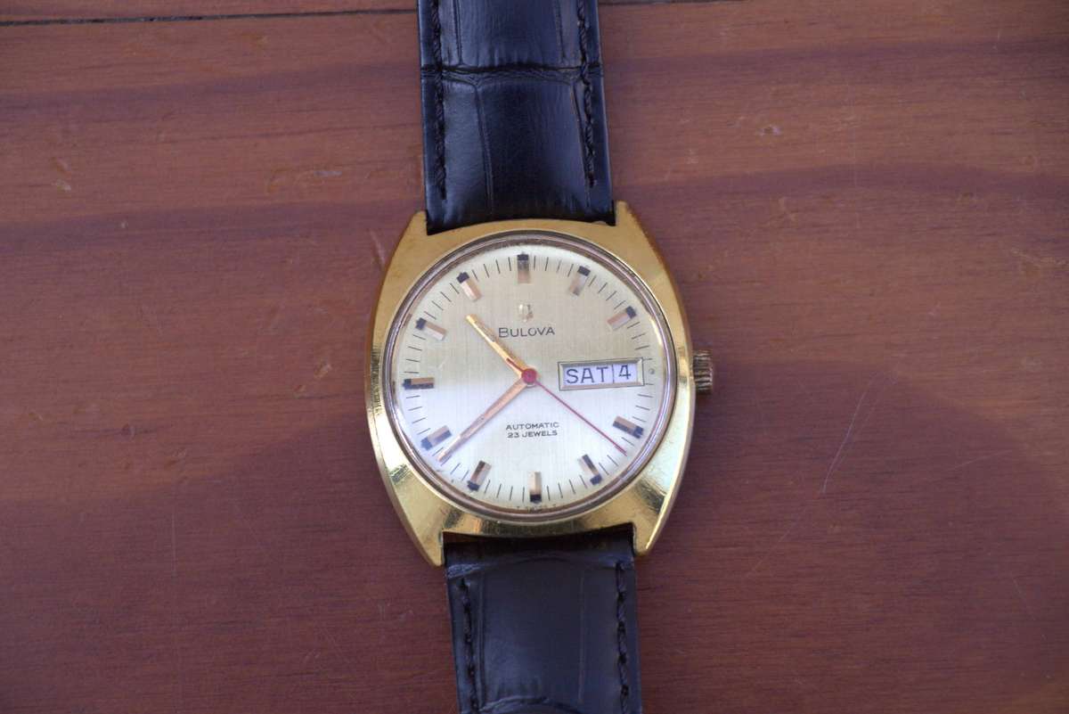 VINTAGE BULOVA AUTOMATIC 23 JEWEL WATCH