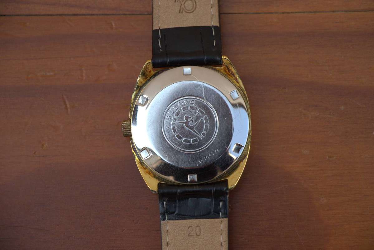 VINTAGE BULOVA AUTOMATIC 23 JEWEL WATCH