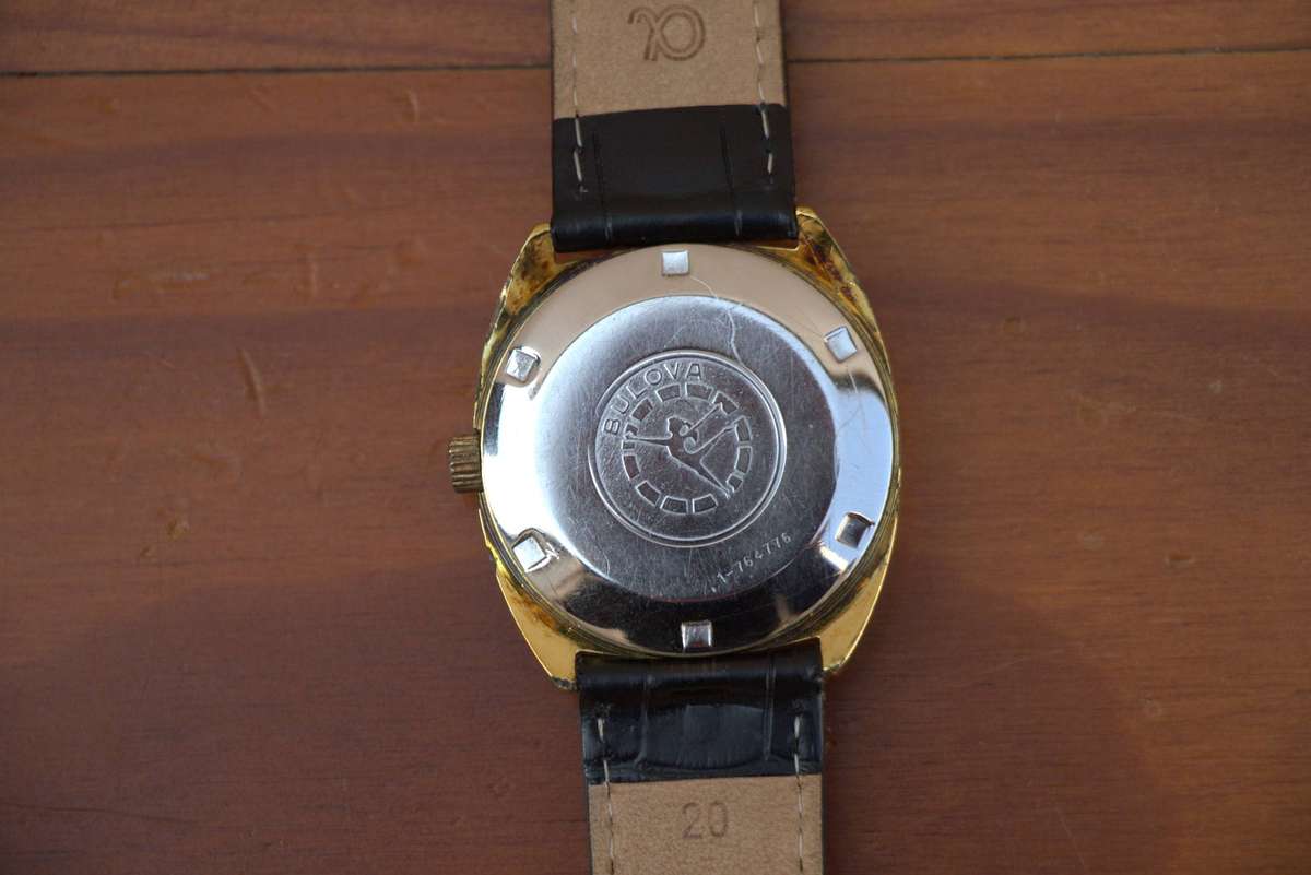 VINTAGE BULOVA AUTOMATIC 23 JEWEL WATCH
