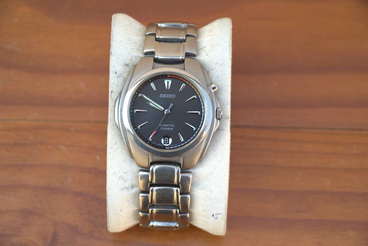 VINTAGE SEIKO TITANIUM KINETIC WATCH - REF. 5M42-0E90