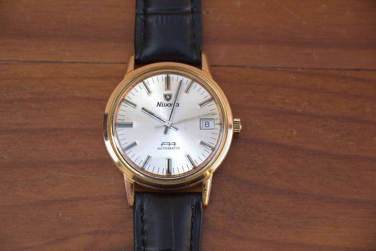 VINTAGE NIVADA F77 AUTOMATIC WATCH