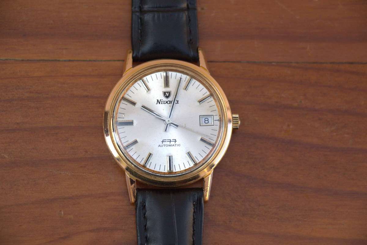VINTAGE NIVADA F77 AUTOMATIC WATCH