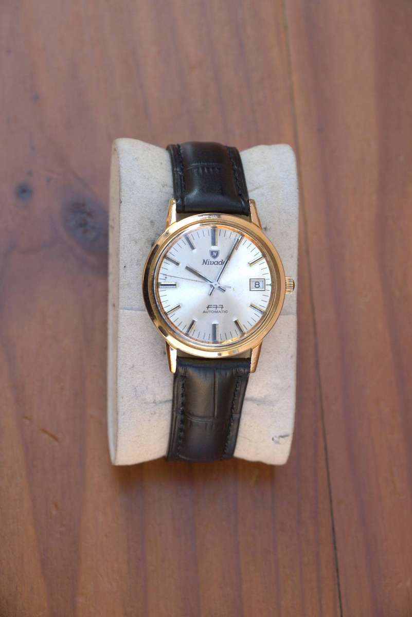 VINTAGE NIVADA F77 AUTOMATIC WATCH