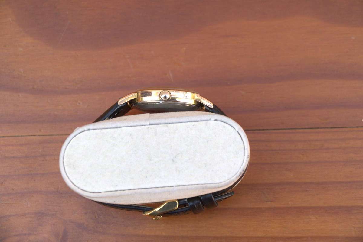 VINTAGE NIVADA F77 AUTOMATIC WATCH