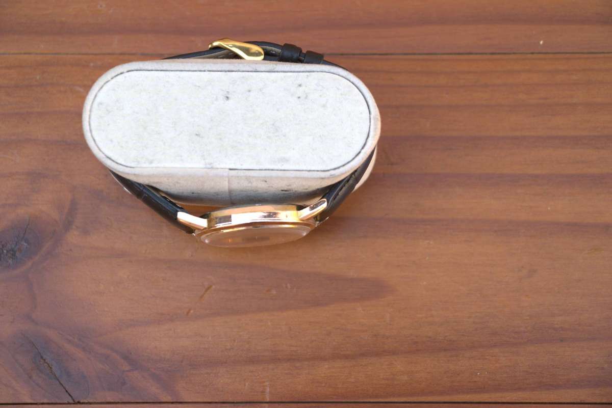 VINTAGE NIVADA F77 AUTOMATIC WATCH
