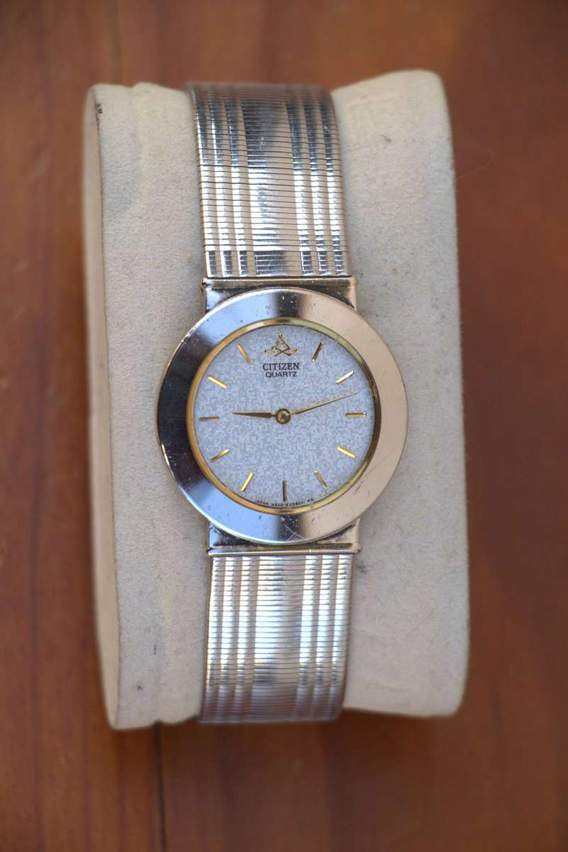 VINTAGE CITIZEN QUARTZ WATCH - TEXTURED DIAL