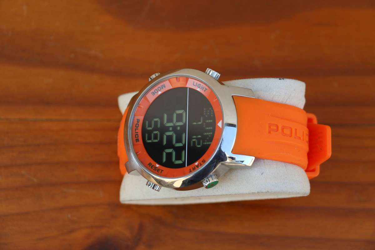 POLICE MULTIFUNCTION WATCH - REF. 12898J