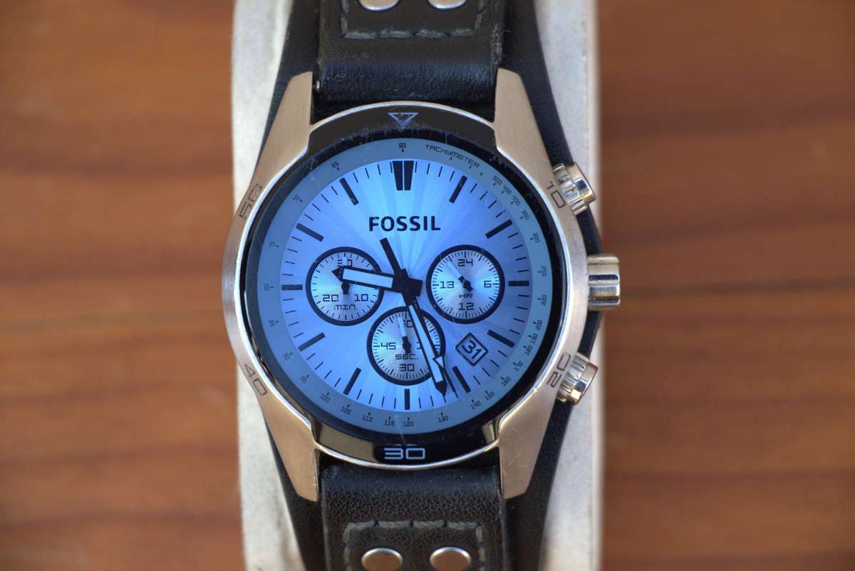 FOSSIL CHRONOGRAPH WATCH WITH ORIGINAL LEATHER STRAP