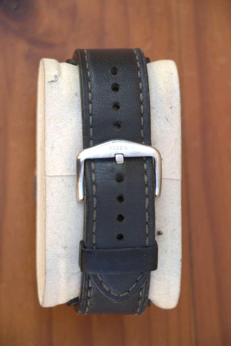 FOSSIL CHRONOGRAPH WATCH WITH ORIGINAL LEATHER STRAP