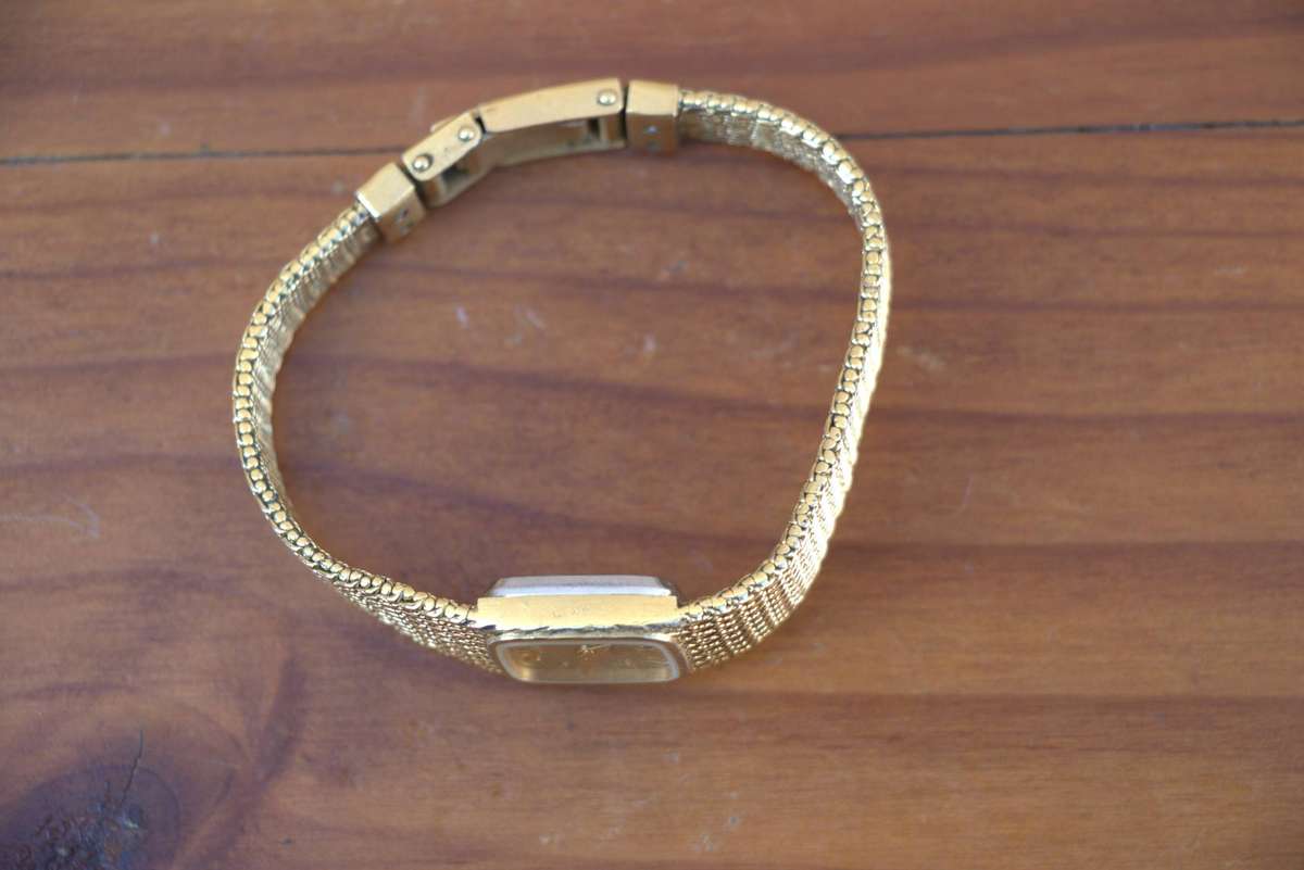 VINTAGE OMEGA LADIES QUARTZ WATCH - REF. C 118