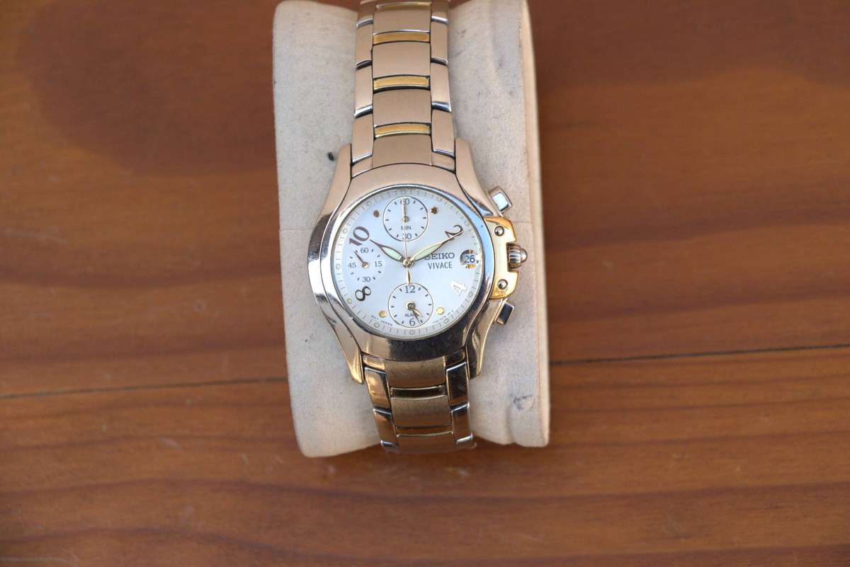 SEIKO VIVACE CHRONOGRAPH WATCH - REF. 7T62-0FH0