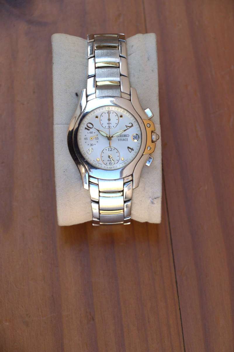 SEIKO VIVACE CHRONOGRAPH WATCH - REF. 7T62-0FH0