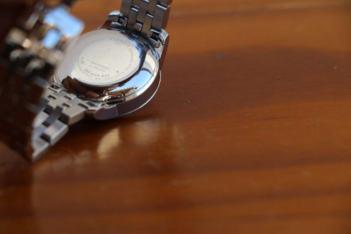 LADIES TISSOT LE LOCLE AUTOMATIC WATCH - REF. L 134-234